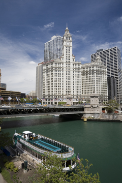 Chicago River and Tour Boat